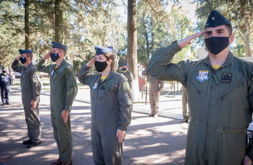 Denuncian que no dejaron volver a su trabajo en la V Brigada Aérea a una mujer trans