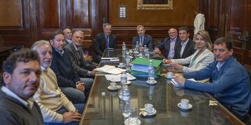 Frigerio se reunió con el Presidente del Banco Nación.