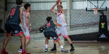 Oficial de Básquet de Tres Arroyos: triunfos de Costa Sud, Huracán y Alumni
