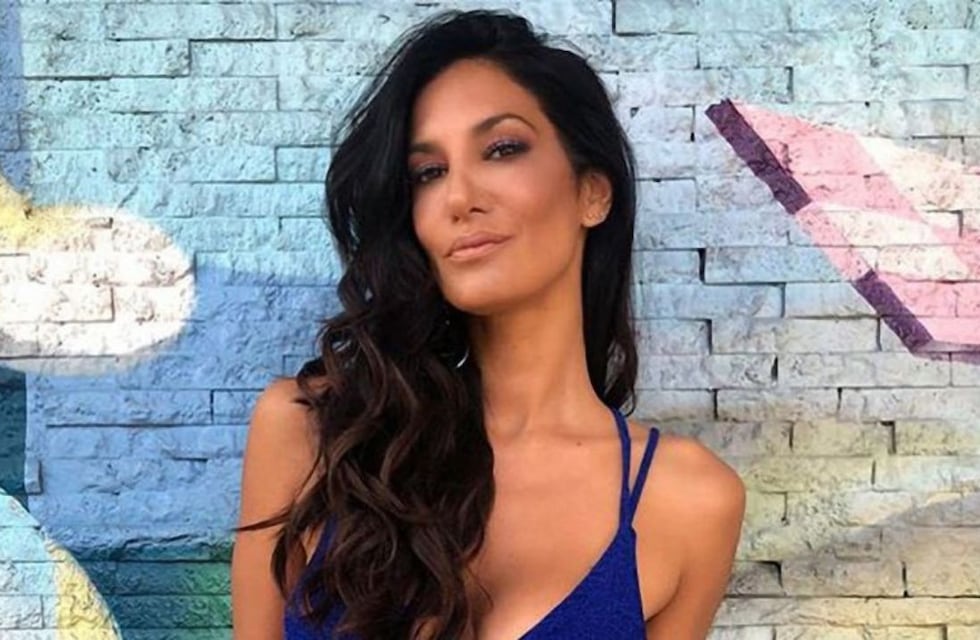 Silvina Escudero aprovechó el calor inesperado y tomó sol en microbikini para el infarto