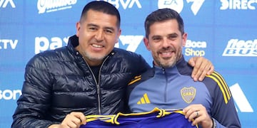 Riquelme presentó a Gago como DT de Boca.