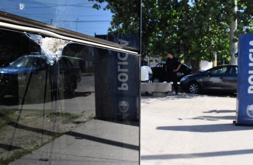 Balacera en la Comisaría 12° de Rosario: liberaron a tres personas detenidas