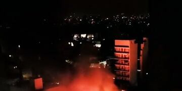 Incendio en Villa Urquiza. (Twitter)