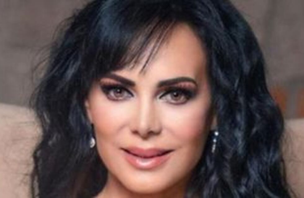 Maribel Guardia posó con un enterito negro cut out escotado y se ganó miles de corazones rojos