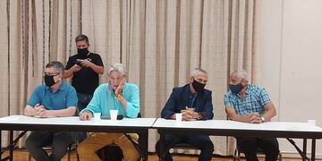 "Estoy buscando otras opciones", afirmó Armando Pérez ante la pregunta sobre Olave-Teté.