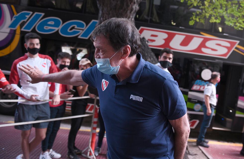 Julio César Falcioni superó el coronavirus y se sumó a los entrenamientos en Independiente