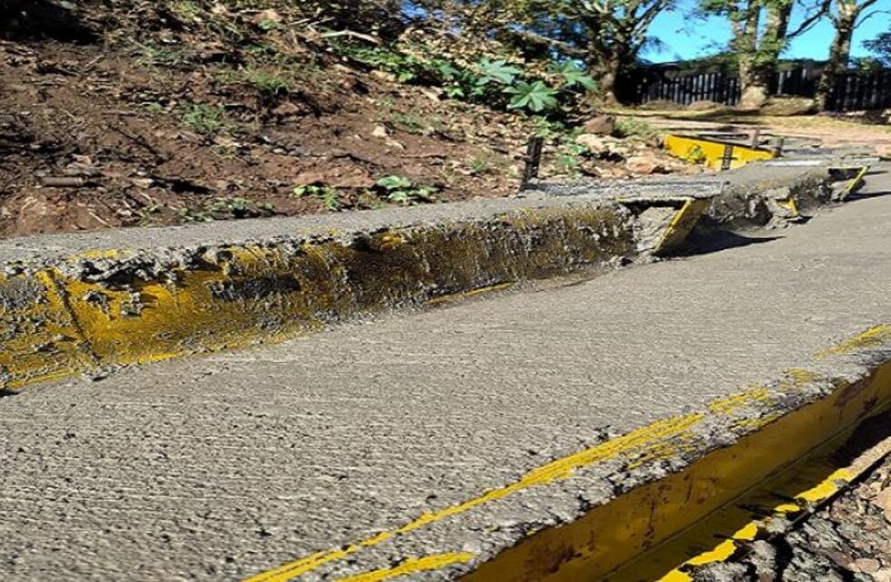Arreglos de calzada en la calle La Pampa de Eldorado