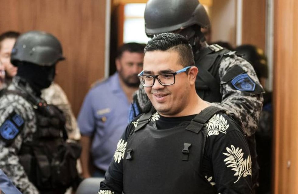 Se ríen de todos en la cara: el insólito cartel que les encontraron a “Los Monos”