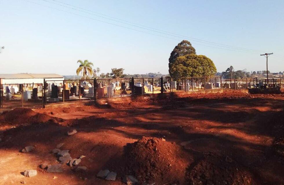 Clausuran una calle del Parque Industrial con el objetivo de realizar una ampliación del cementerio local