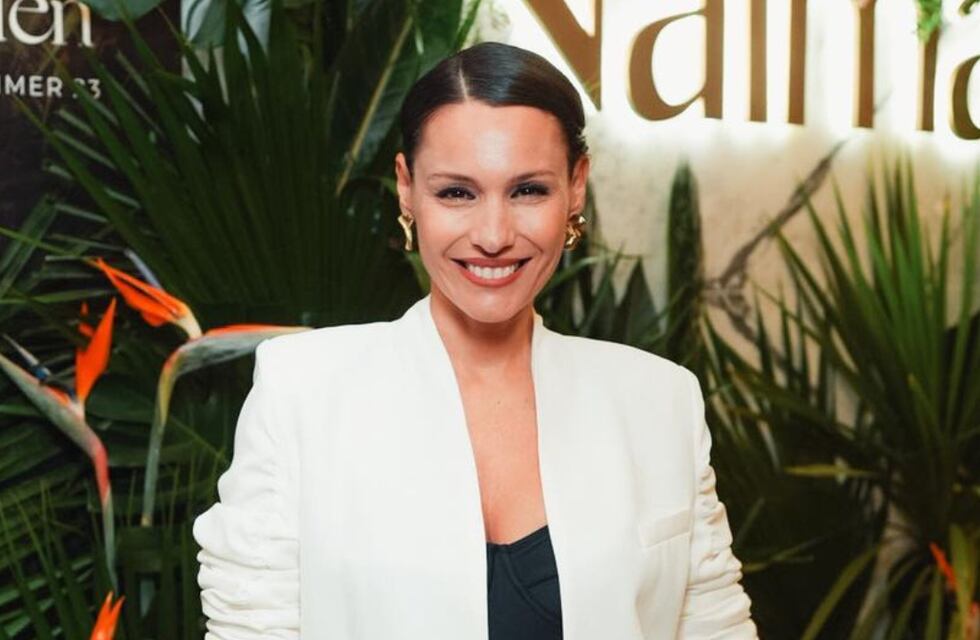 Sin maquillaje y con un look de entrecasa, Pampita sorprendió en las redes