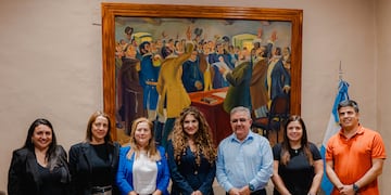 La reunión se realizó en Casa de Gobierno en el marco de la entrega de 95 diplomas a Acompañantes Comunitarias.