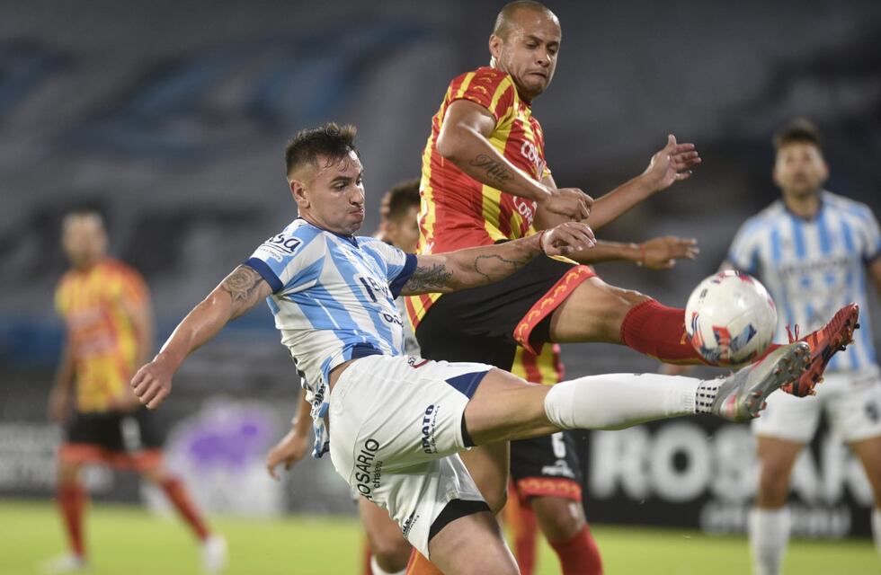 Racing le ganó 2-0 a Boca Unidos en el Kempes y es puntero en el Federal A