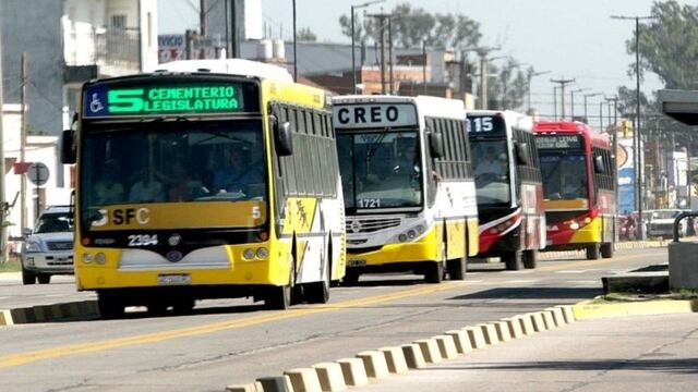 Paro de colectivos por tiempo indeterminado en Santa Fe.
