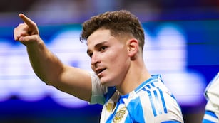 Julián Álvarez está enfocado en los Juegos Olímpicos, pero su futuro parece más cerca de España que Inglaterra.