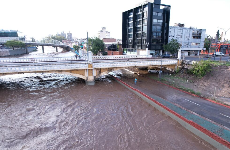 Habilitaron ambas manos de Costanera, después de la intensa lluvia