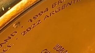 Hermoso: la inscripción en la Copa del Mundo que marca que Argentina salió campeón del Mundial de Qatar. Foto: Gentileza.