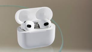 El truco efectivo para limpiar tus auriculares inalámbricos sin dañarlos.