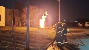 Las llamas alcanzaron los dos metros de altura.