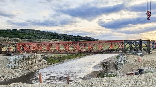 Vialidad concretó el montaje del nuevo puente sobre el Río Ladrillero