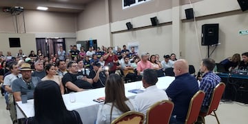 Realizaron una Charla Debate sobre Basura Cero en Puerto Iguazú.