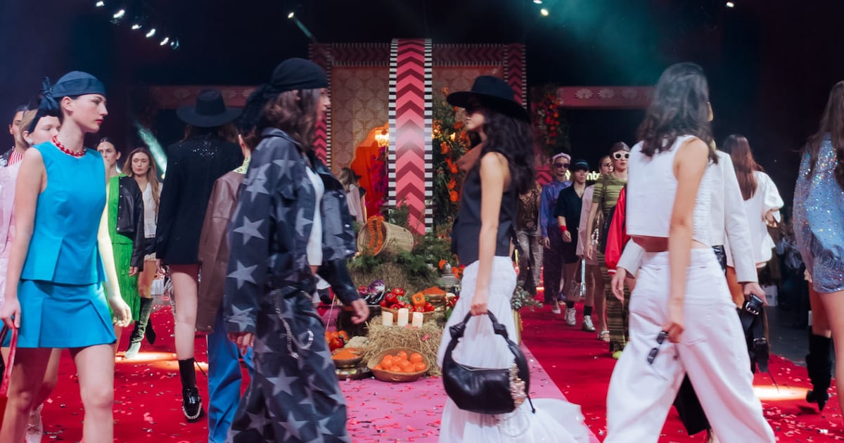 Rosario Deslumbró con la 20ª Edición de Estilo Rosario: Un Viaje a la India en el Alto Rosario Shopping