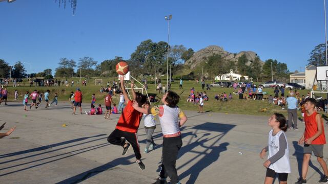 Así fue la iniciativa que acerca el deporte a los barrios de Tandil