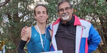 El puntaltense Mateo Ledesma ganó la medalla de Oro en la posta 8x300 en el Campeonato Nacional U18