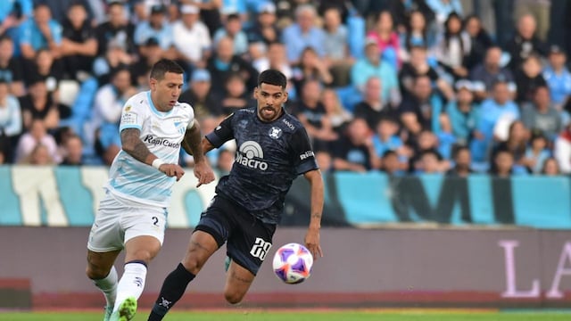 Franco Jara en el duelo Belgrano-Atlético Tucumán.