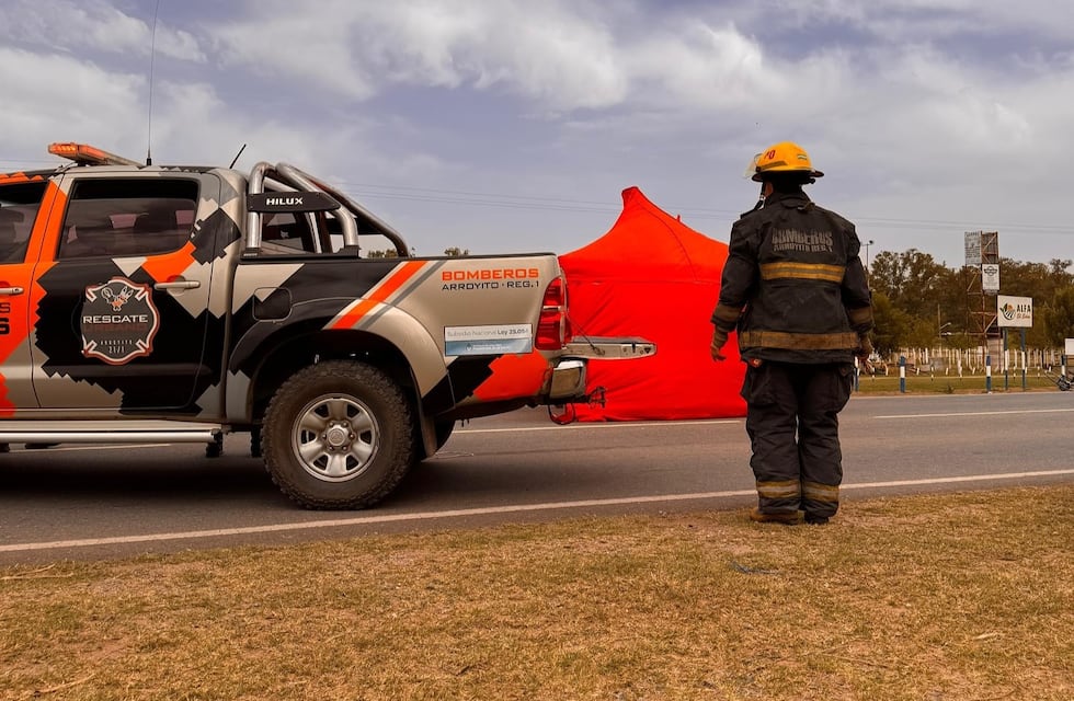 Arroyito: un ciclista de 60 años murió al ser embestido en la ruta provincial E-52