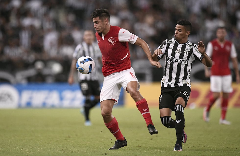 Independiente jugó 80 minutos con 10, Ceará lo remontó y se llevó el debut de la Copa Sudamericana