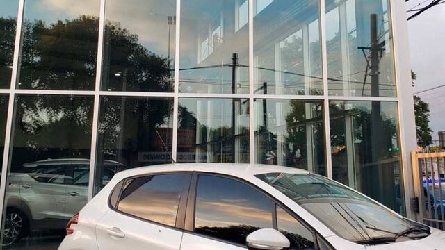 Tirotearon una concesionaria de zona oeste