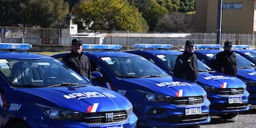 La Provincia entregó ocho patrulleros para Pérez y uno para Soldini
