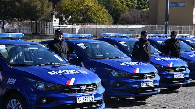 La Provincia entregó ocho patrulleros para Pérez y uno para Soldini