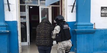 Detuvieron a dos hermanos acusados de vender drogas en la ciudad de Cosquín.