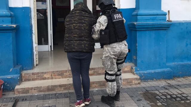 Detuvieron a dos hermanos acusados de vender drogas en la ciudad de Cosquín.