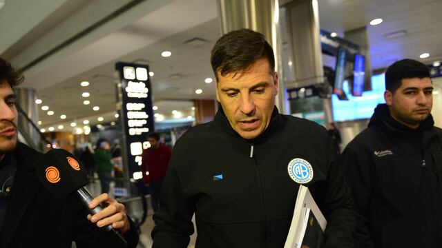 Belgrano volvió de San Pablo y se enfocó en Argentinos. El DT Juan Cruz Real, con un cambio obligado (Javier Ferreyra / La Voz)