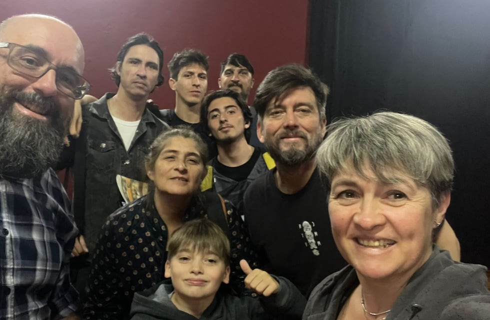 Primera Jam de Comedia en Paraná: una noche de risas, creatividad y talento local