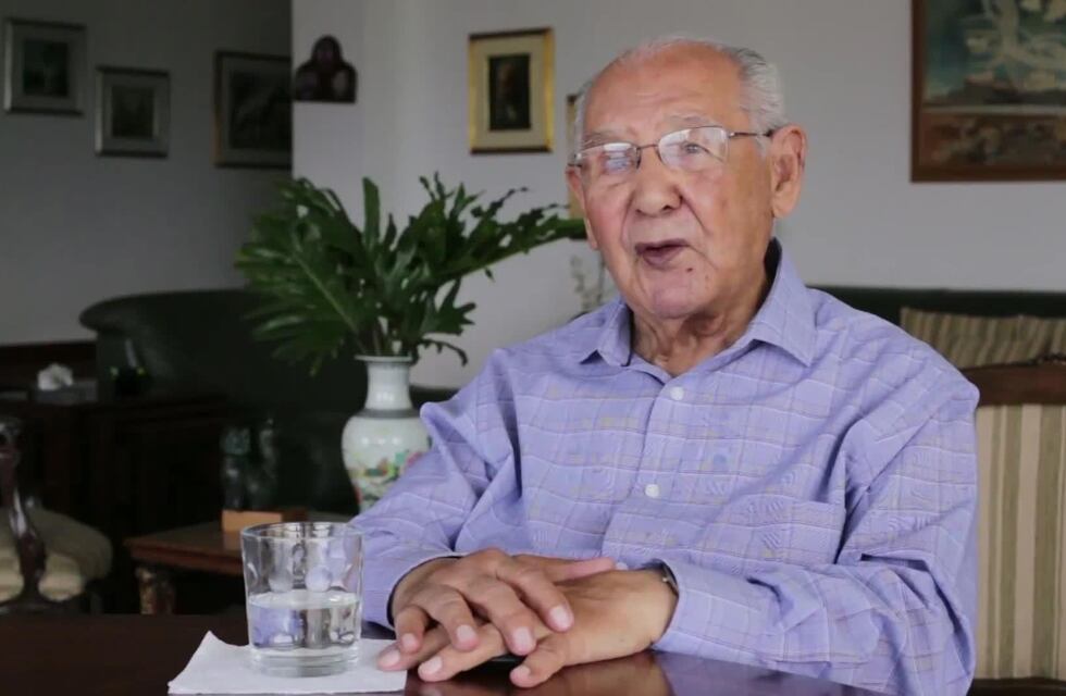 Con 104 años presentó su tesis doctoral y resolvió un enigma de dos siglos