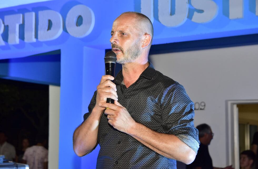 Fabián Violo presentó la lista que lo acompañará en las elecciones municipales en Tránsito el 25 de junio