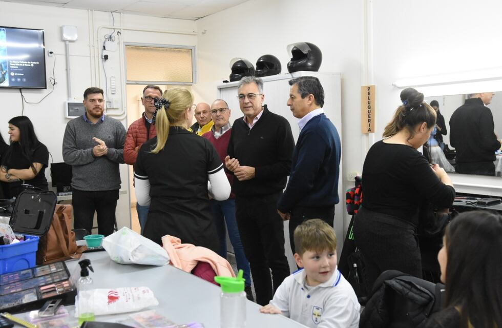 Luis Castellano visitó el Centro de Formación Profesional