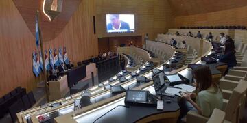 Sesión en la Unicameral