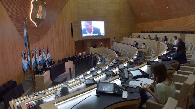 Sesión en la Unicameral