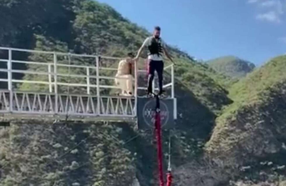 Se salvó de milagro: hacía bungee jumping, se rompió su cuerda y terminó internado