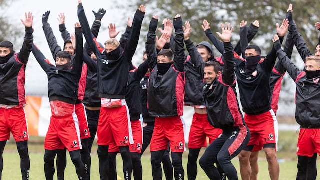 El plantel de Instituto, ahora conducido por Marcelo Vázquez, busca seguir por la buena senda. (Leandro Gómez / Prensa IACC).
