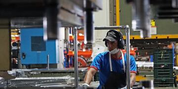 En el caso de las industrias, podrán CONVOCATORIA. Está abierta a pequeñas, medianas y grandes empresas cordobesas de los alimenticia, metalúrgica/metalmecánica, plástica, papel, madera, calzado y textil. (Prensa Gobierno de Córdoba)