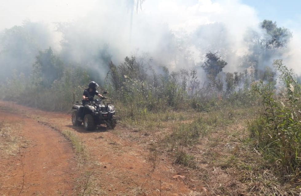 Puerto Esperanza: Bomberos sofocaros dos incendios de malezas