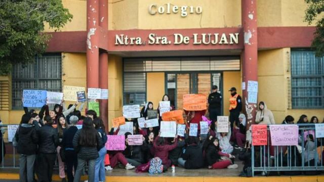 Siguen las protestas de padres y alumnos por una presunta violación en un colegio sanjuanino