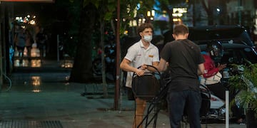 Bares y restoranes durante las restricciones en el AMBA (Foto: Federico Lopez Claro)
