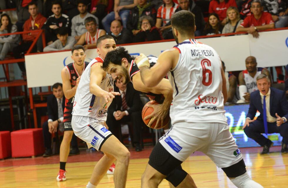 Quimsa fue superior y le ganó ampliamente la tercera final a Instituto