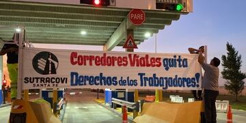 Empleados de los peajes, afiliados a Sutracovi, lanzaron un paro por tiempo indeterminado.